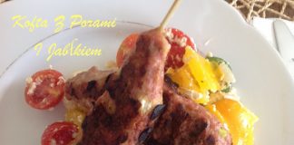 Kofta Z Porami Jabłkiem I Sałatką Pasterską