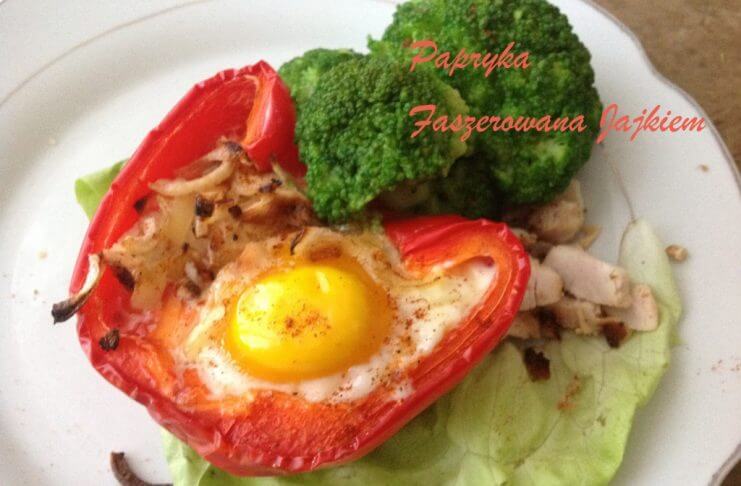 Pieczona Papryka Z Jajkiem I Chrupiącą Cebulką