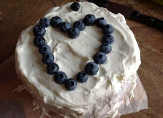 Tort arbuzowy z kokosową bitą śmietaną