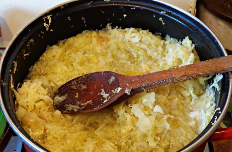 Kapusta kiszona czy kwaszona? Od podróbki będziesz mieć zgagę!