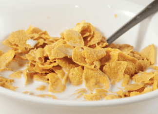 Te płatki śniadaniowe niszczą Twoje hormony, osłabiają ciało i przyspieszają tycie!