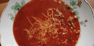 Rozgrzewająca zupa minestrone ze szpinakiem i kaszą jaglaną (przepis)