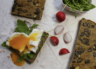 Przepis na bezglutenowy cienki chleb z chia