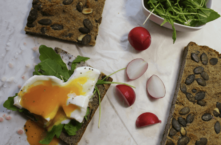 Przepis na bezglutenowy cienki chleb z chia