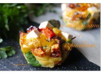 FRITTATA Z MARCHEWKĄ, SZPINAKIEM I ODROBINĄ SERA FETA