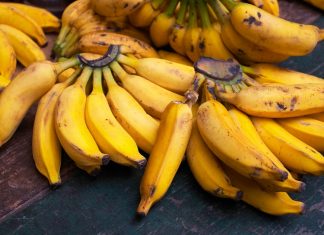 17 KORZYŚCI DLA ZDROWIA Z JEDZENIA BANANÓW