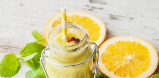 KOKTAJL Z MANGO I BANANA-IDEALNY NA PIĘKNĄ SKÓRĘ