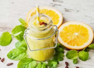 KOKTAJL Z MANGO I BANANA-IDEALNY NA PIĘKNĄ SKÓRĘ