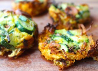 TARTE ZIEMNIAKI Z JAJKIEM KIEŁBASĄ I CUKINIĄ