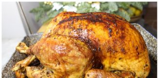 Indyk pieczony z miodem, cynamonem i mandarynkami