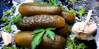 JEDZENIE POPRAWIAJĄCE HUMOR. POZNAJ 7 ZDROWYCH PRODUKTÓW