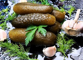 JEDZENIE POPRAWIAJĄCE HUMOR. POZNAJ 7 ZDROWYCH PRODUKTÓW