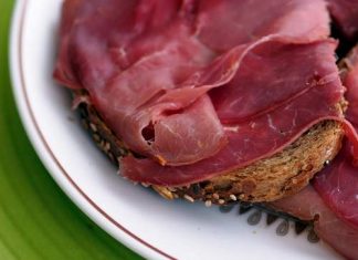 Zdrowsze zamienniki wędliny – co najlepiej wybrać? wędlina