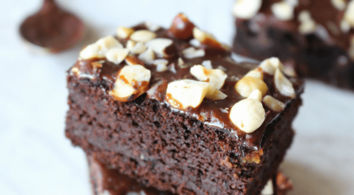 Przepis na wyśmienite ciasto czekoladowe z cukinią – palce lizać! brownie z cukinii
