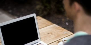 Czy siedzenie to taki sam nałóg jak palenie?