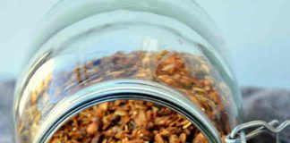 Nie masz pomysłu na śniadanie? Zrób granolę samodzielnie w domu! domowa granola