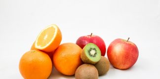 Kiedy warto sięgać po owoce? Fakty i mity na temat jedzenia owoców jedzenie owoców