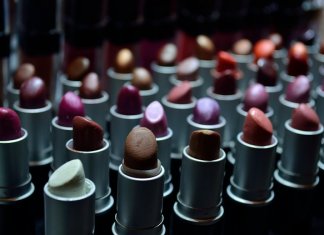 Naturalna szminka do ust – zrób ją sama z korzyścią dla zdrowia! naturalna szminka