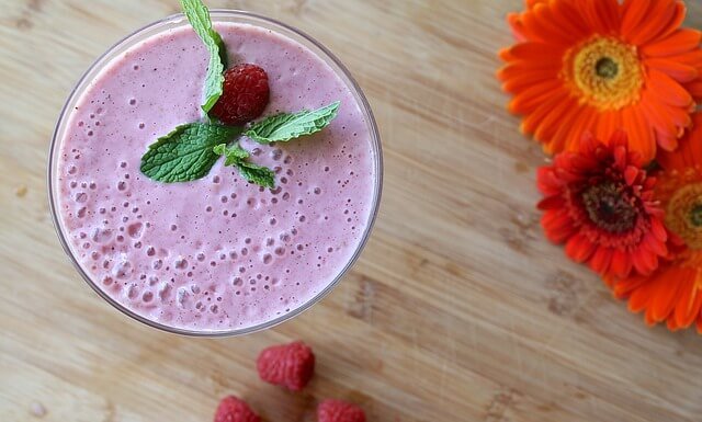 5 przepisów na pyszne koktajle oczyszczające, które pomogą Ci schudnąć zdrowe smoothie