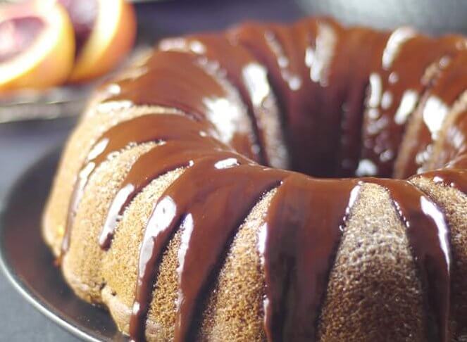 BEZGLUTENOWA BABKA WIELKANOCNA Z POMARAŃCZĄ