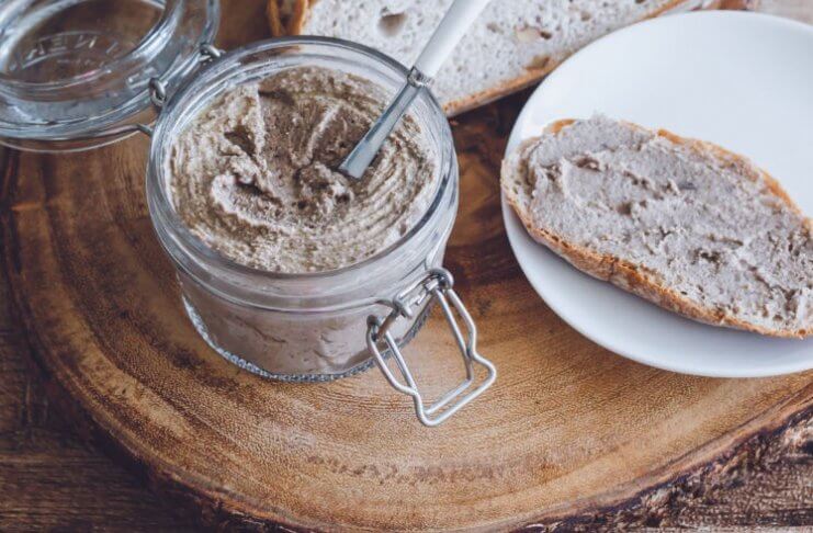 PASZTET Z SOCZEWICY I GRZYBÓW