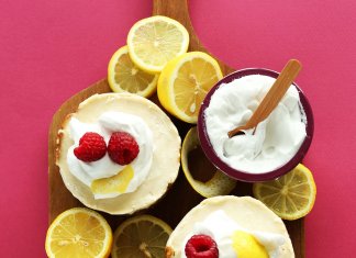 MINI SERNICZKI CYTRYNOWE Z OWOCAMI