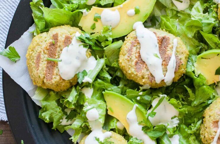 BEZGLUTENOWY FALAFEL Z SOSEM TAHINI