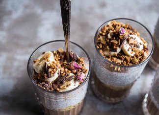 PUDDING CHIA Z BANANAMI, CZEKOLADĄ I KOKOSEM pudding chia z bananami
