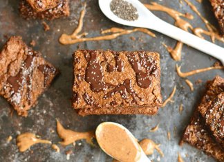 BATONIKI MIGDAŁOWE Z NASIONAMI CHIA