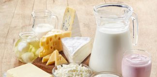 7 „dań”, które mają nas odchudzić, a w rzeczywistości TUCZĄ. nabiał i wzdęcia brzucha