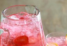 DOMOWA LEMONIADA – 6 POMYSŁÓW NA ORZEŹWIAJĄCY NAPÓJ domowa lemoniada