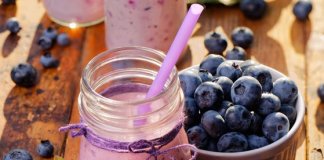 ODŻYWCZY KOKTAJL Z BORÓWKAMI PEŁEN ANTYOKSYDANTÓW kokatajl z borówkami