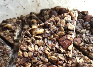 Czekoladowo-orzechowy baton bez pieczenia