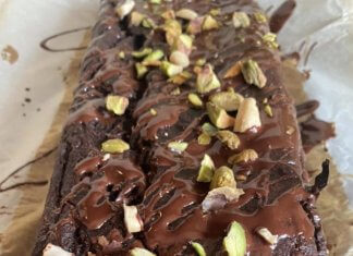 Czekoladowe ciasto z bananem i cukinią