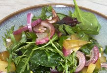 Smash burger z sałatką