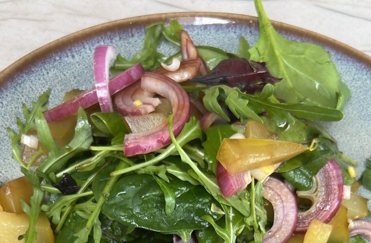 Smash burger z sałatką