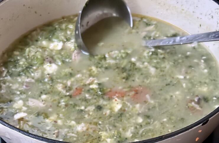 Zupa brokułowa z ryżem i kurczakiem