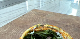 Placek z cukinii i marchewki z serkiem light – naturalne wsparcie dla skóry, włosów, hormonów i skutecznego odchudzania placek z cukinii i marchewki pieczony