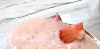 Koktajl z truskawek, skyru i awokado – zdrowy przepis z białkiem, błonnikiem i niskim ŁG Koktajl z truskawek, skyru i awokado – kremowy i sycący napój z dużą ilością białka